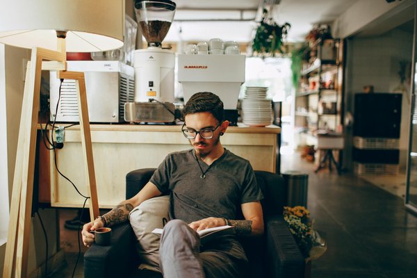 How can virtual reality improve training and development programs in UK industries?